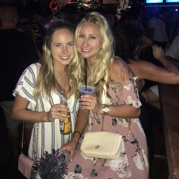 Meet your Posher, Charlotte - Picture 1 of 1